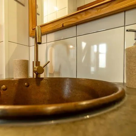 Knock Knock I Ponta Delgada